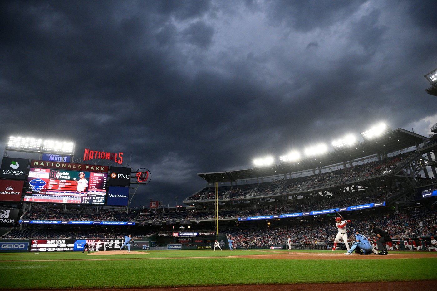 Blue Jays' Bieber struggles through 'worst' outing, walks 6 in first inning against Nationals | iNFOnews.ca