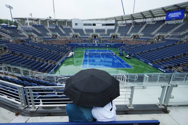 Madison Keys and Flavio Cobolli in early action at the US Open, with rain delaying everything else | iNFOnews.ca