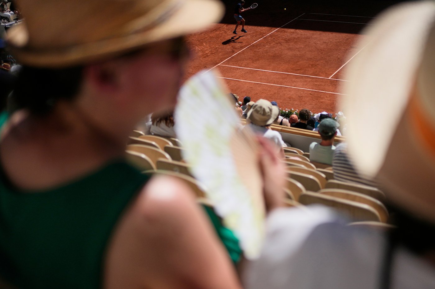 Sabalenka's necklaces sparkle in the sun during French Open win. Gauff, Osaka, Sinner advance | iNFOnews.ca Sabalenka's necklaces sparkle in the sun during French Open win. Gauff, Osaka, Sinner advance | iNFOnews.ca
