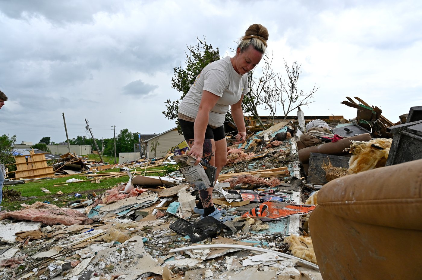 More severe weather pummels the central US as thousands recover from deadly tornadoes | iNFOnews.ca