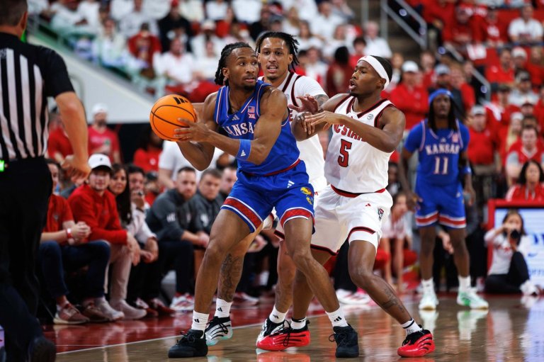 No. 19 Kansas' Darryn Peterson exited game vs. NC State with tightness in his hamstring, Self says | iNFOnews.ca