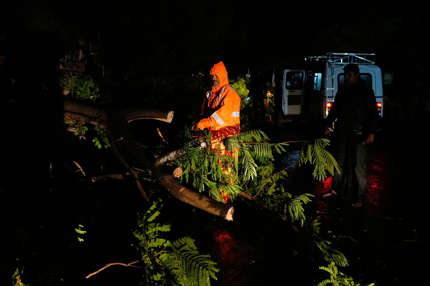 India evacuates tens of thousands as Cyclone Arnab nears eastern coast in Andhra Pradesh state | iNFOnews.ca
