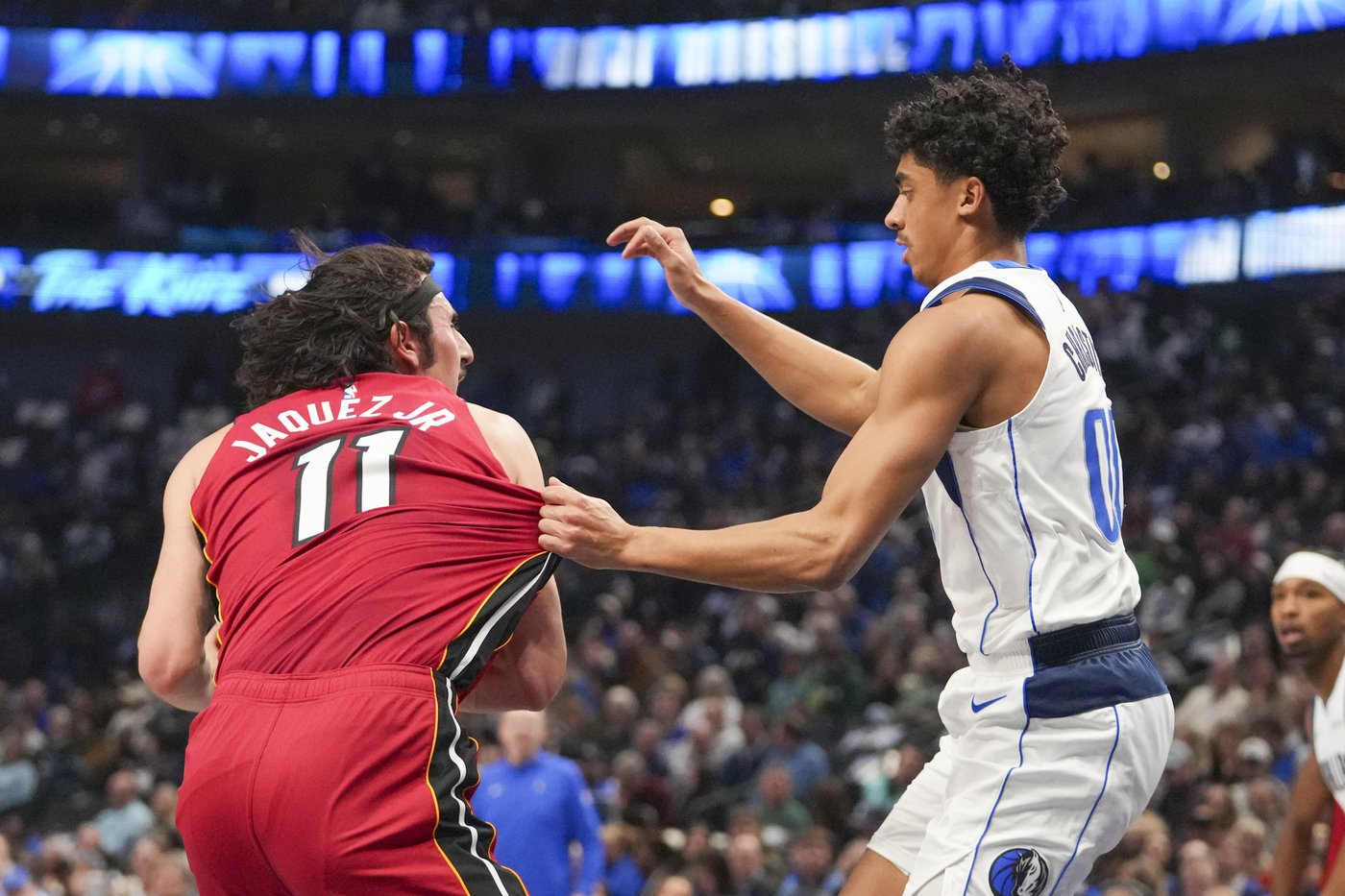 Dante Exum scores 27 points to lead undermanned, undersized Mavericks past Heat, 118-113 | iNFOnews.ca Dante Exum scores 27 points to lead undermanned, undersized Mavericks past Heat, 118-113 | iNFOnews.ca