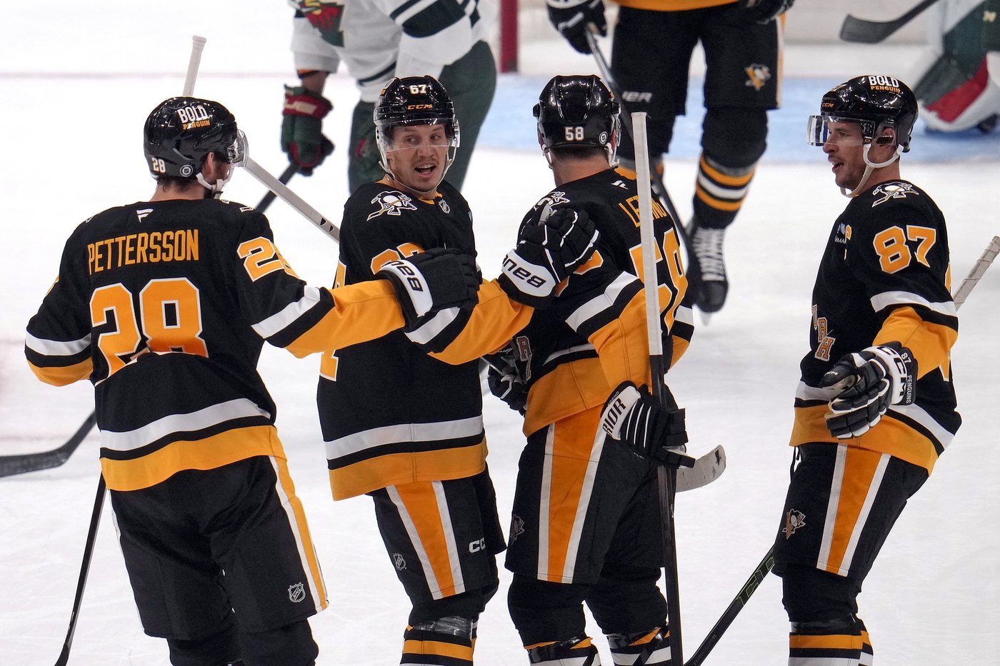 Marc-Andre Fleury stops 26 to lead Wild past Penguins 5-3 | iNFOnews.ca Marc-Andre Fleury stops 26 to lead Wild past Penguins 5-3 | iNFOnews.ca