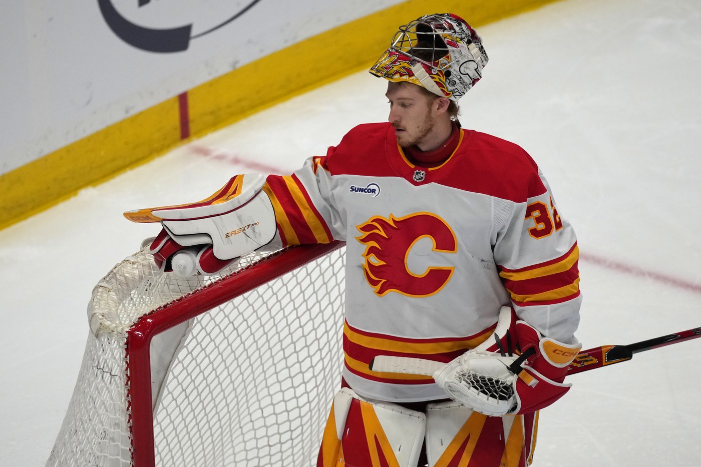 Nazem Kadri scores twice as part of a 26-shot, 5-goal 1st period to help Avalanche beat Flames 9-2 | iNFOnews.ca Nazem Kadri scores twice as part of a 26-shot, 5-goal 1st period to help Avalanche beat Flames 9-2 | iNFOnews.ca