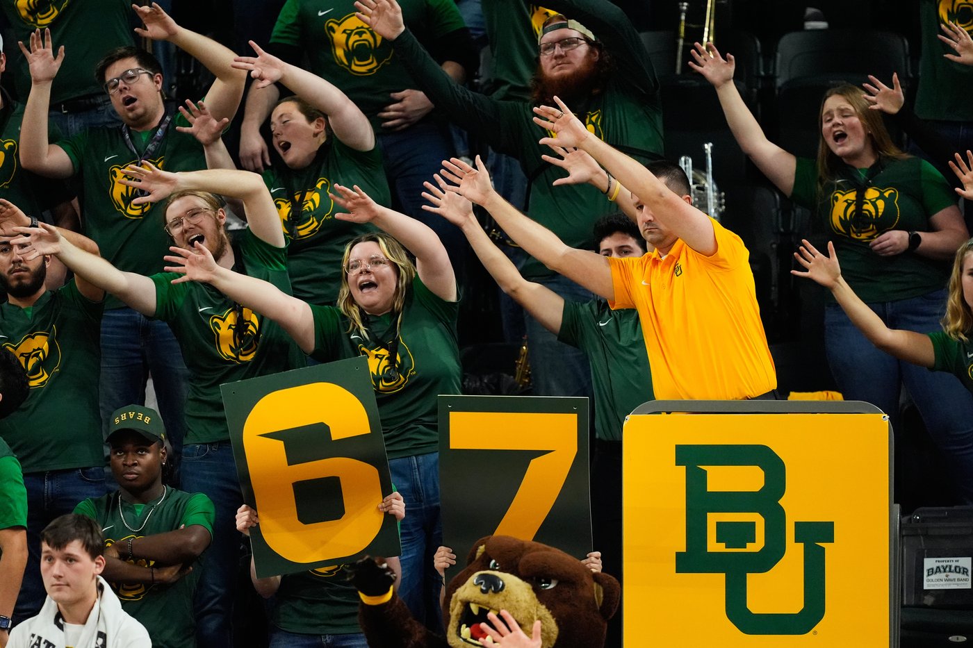 The '6-7' craze is going strong at NBA and college basketball games | iNFOnews.ca