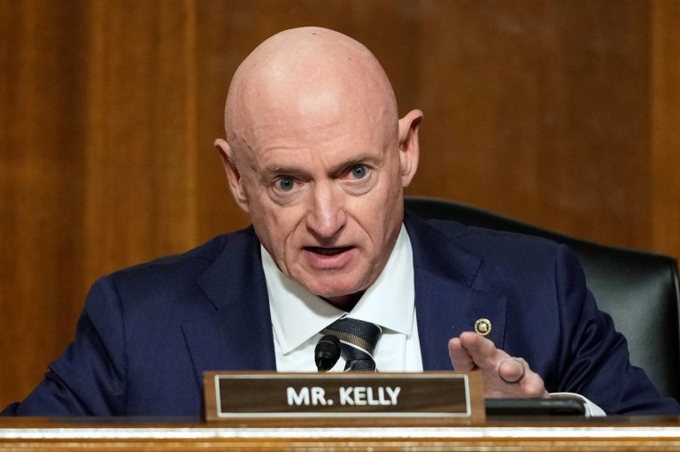 Pentagon says it's investigating Sen. Mark Kelly for video urging troops to defy 'illegal orders' | iNFOnews.ca