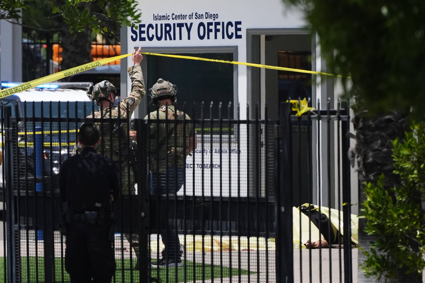 Teenage gunmen open fire on San Diego mosque, killing 3 men and then themselves | iNFOnews.ca Teenage gunmen open fire on San Diego mosque, killing 3 men and then themselves | iNFOnews.ca