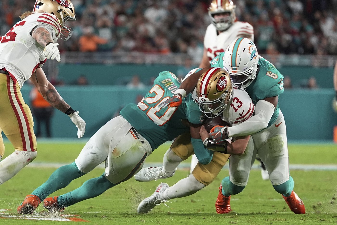 Brock Purdy's production takes a big drop for the 49ers in a trying season | iNFOnews.ca Brock Purdy's production takes a big drop for the 49ers in a trying season | iNFOnews.ca