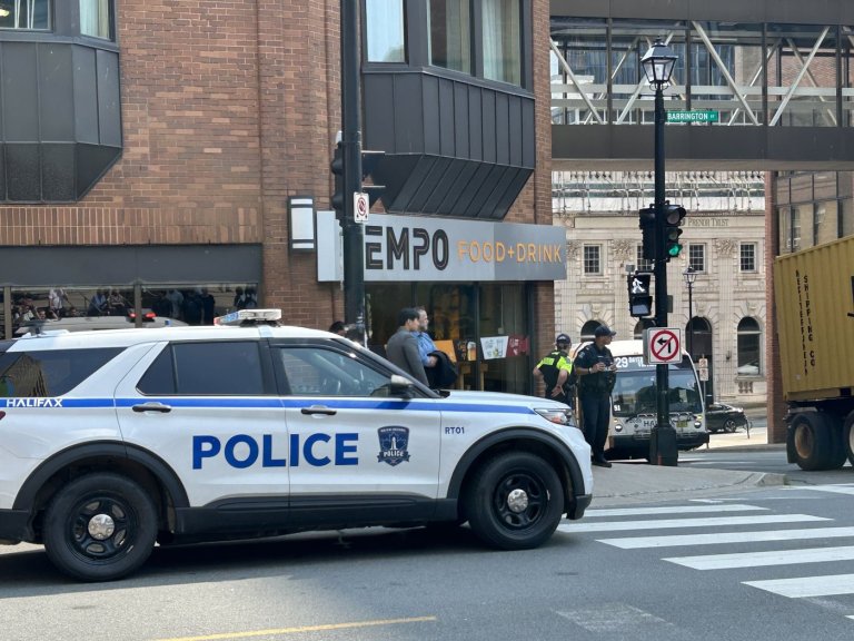 Bomb threat prompts Halifax police to evacuate several downtown streets | iNFOnews.ca