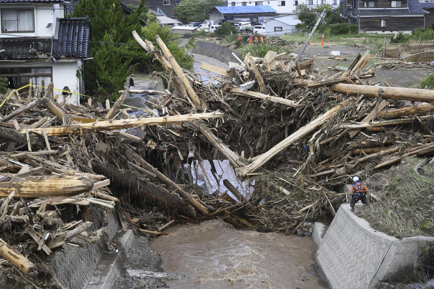 Rescue workers search for at least 6 people missing after heavy rain pounds Japan’s Noto region | iNFOnews.ca Rescue workers search for at least 6 people missing after heavy rain pounds Japan’s Noto region | iNFOnews.ca
