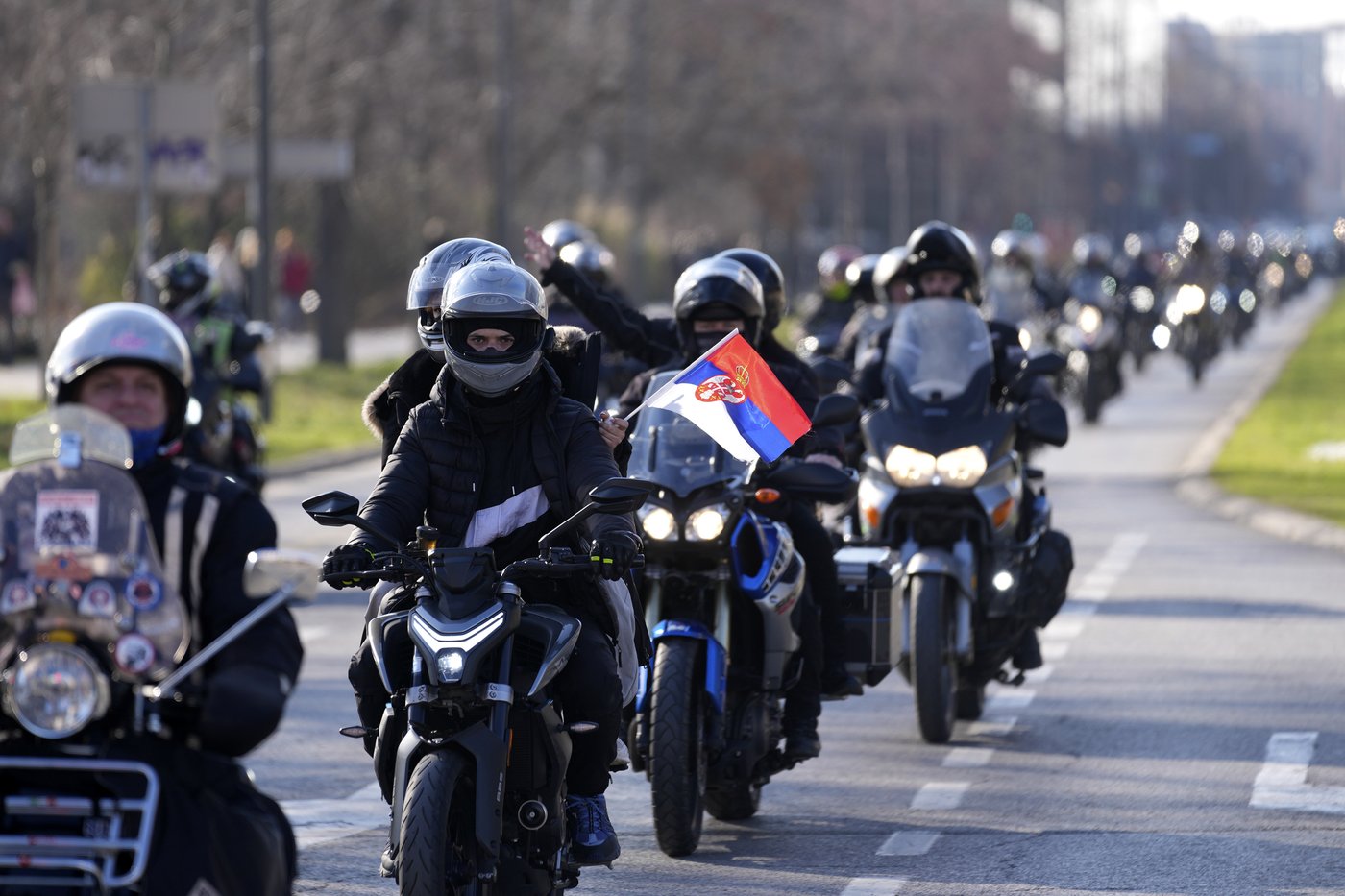 Serbia's students lead Danube bridge blockades as protest draws tens of thousands calling for change | iNFOnews.ca