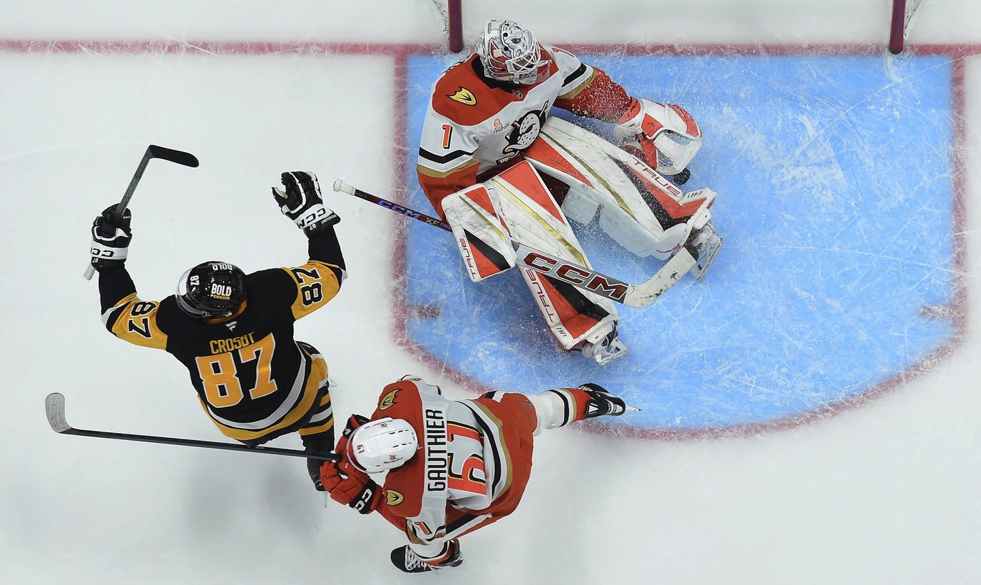 Sidney Crosby scores twice as Penguins edge Ducks 2-1 in overtime to end 6-game losing streak | iNFOnews.ca Sidney Crosby scores twice as Penguins edge Ducks 2-1 in overtime to end 6-game losing streak | iNFOnews.ca