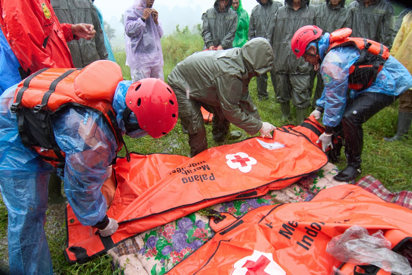 Indonesia intensifies search for victims after floods and landslides kill 69 people | iNFOnews.ca Indonesia intensifies search for victims after floods and landslides kill 69 people | iNFOnews.ca