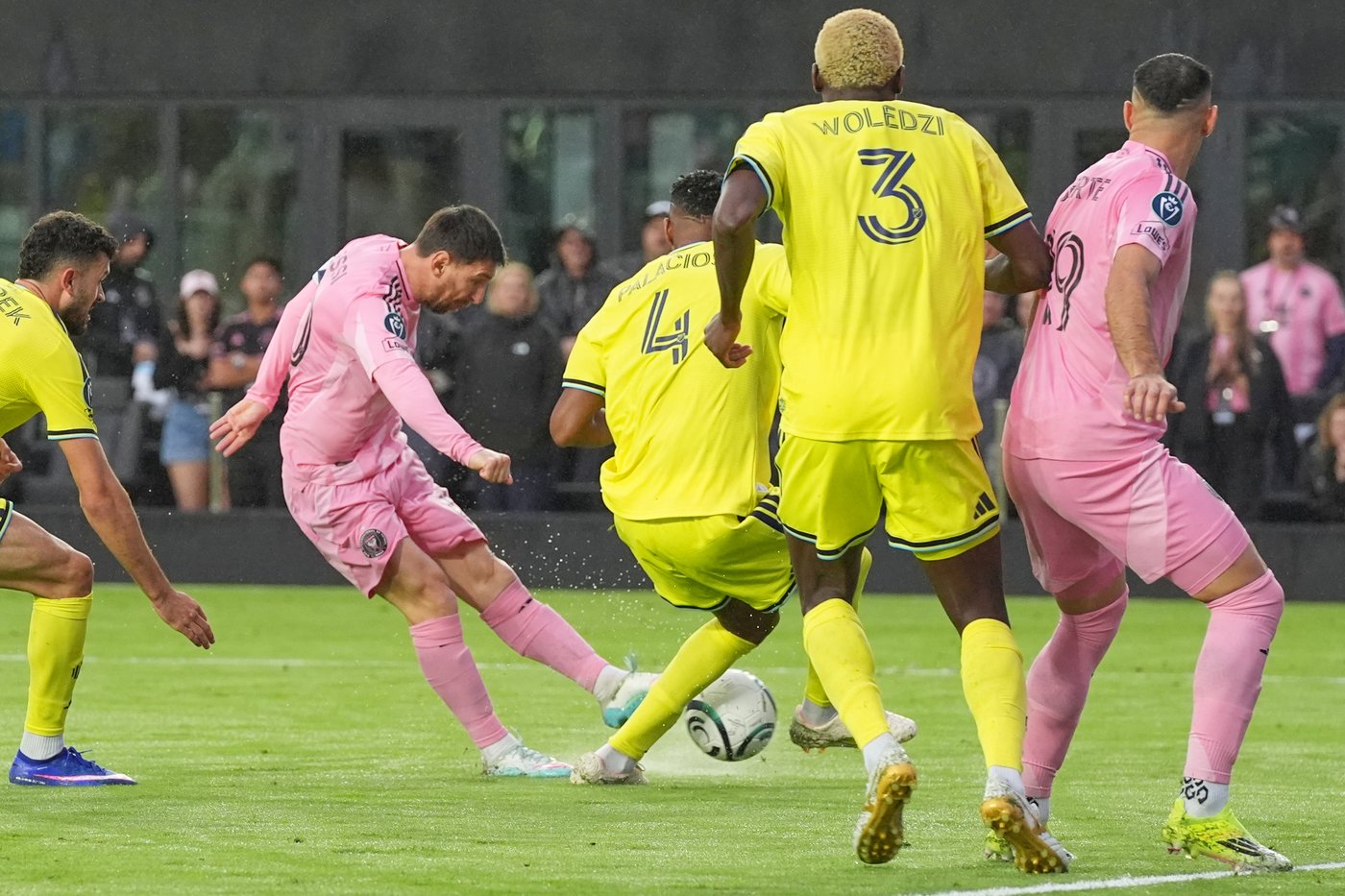 For 10, it's 900: Inter Miami star Lionel Messi scores milestone 900th goal, joining Ronaldo in club | iNFOnews.ca For 10, it's 900: Inter Miami star Lionel Messi scores milestone 900th goal, joining Ronaldo in club | iNFOnews.ca