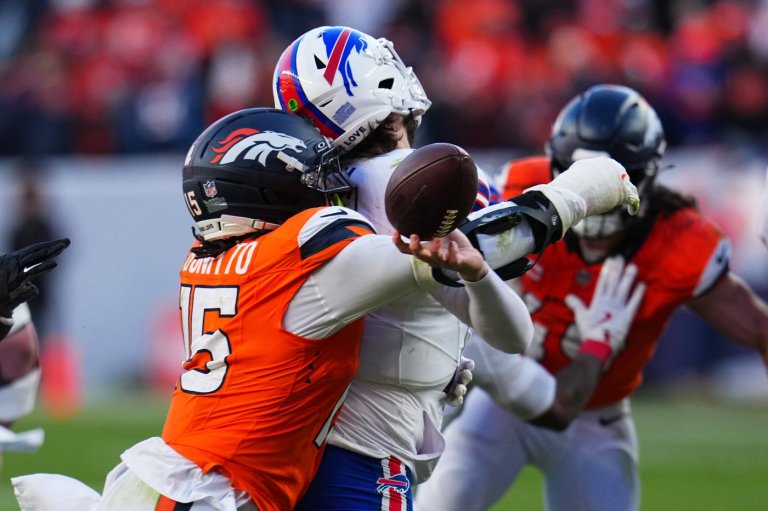 After applying the pressure all season, Broncos defense now producing turnovers in playoffs | iNFOnews.ca