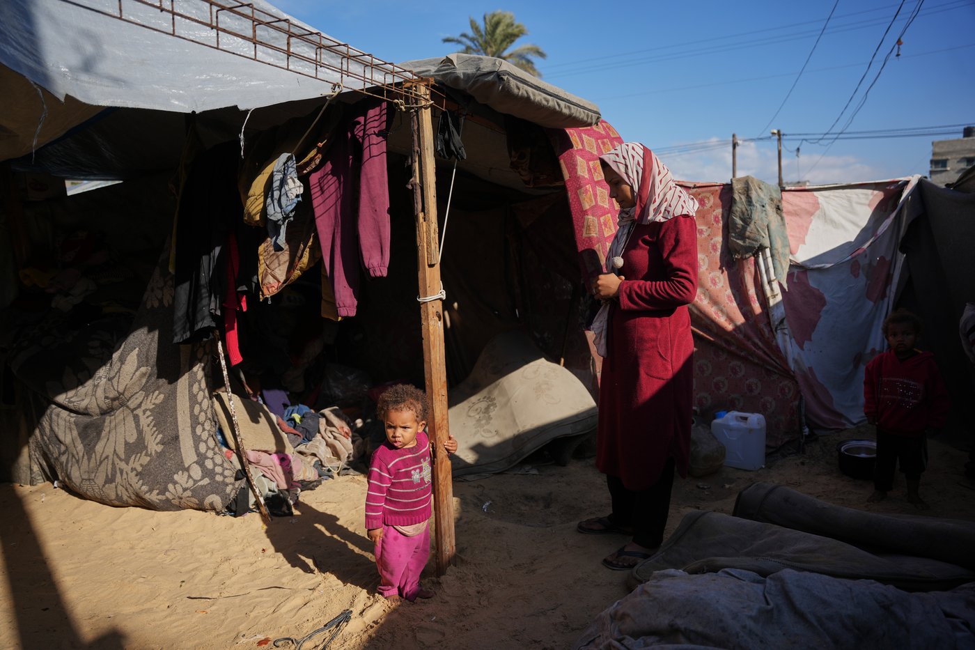 Chilly Gaza braces for more winter rain and word of any progress in ceasefire talks | iNFOnews.ca Chilly Gaza braces for more winter rain and word of any progress in ceasefire talks | iNFOnews.ca