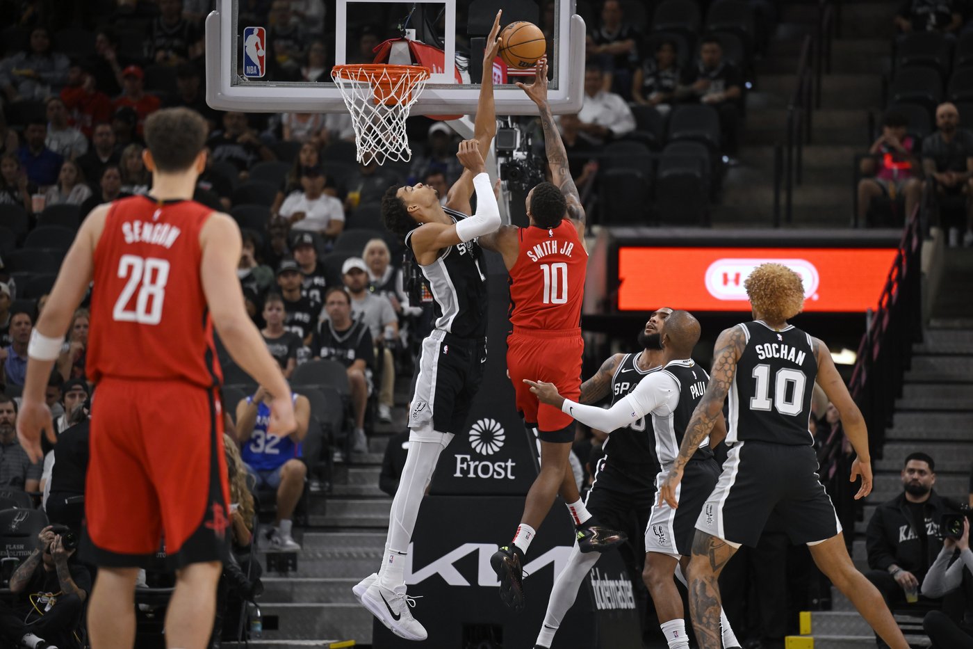 Jalen Green scores 34 points and Rockets beat Spurs 106-101 to split 2-game set | iNFOnews.ca