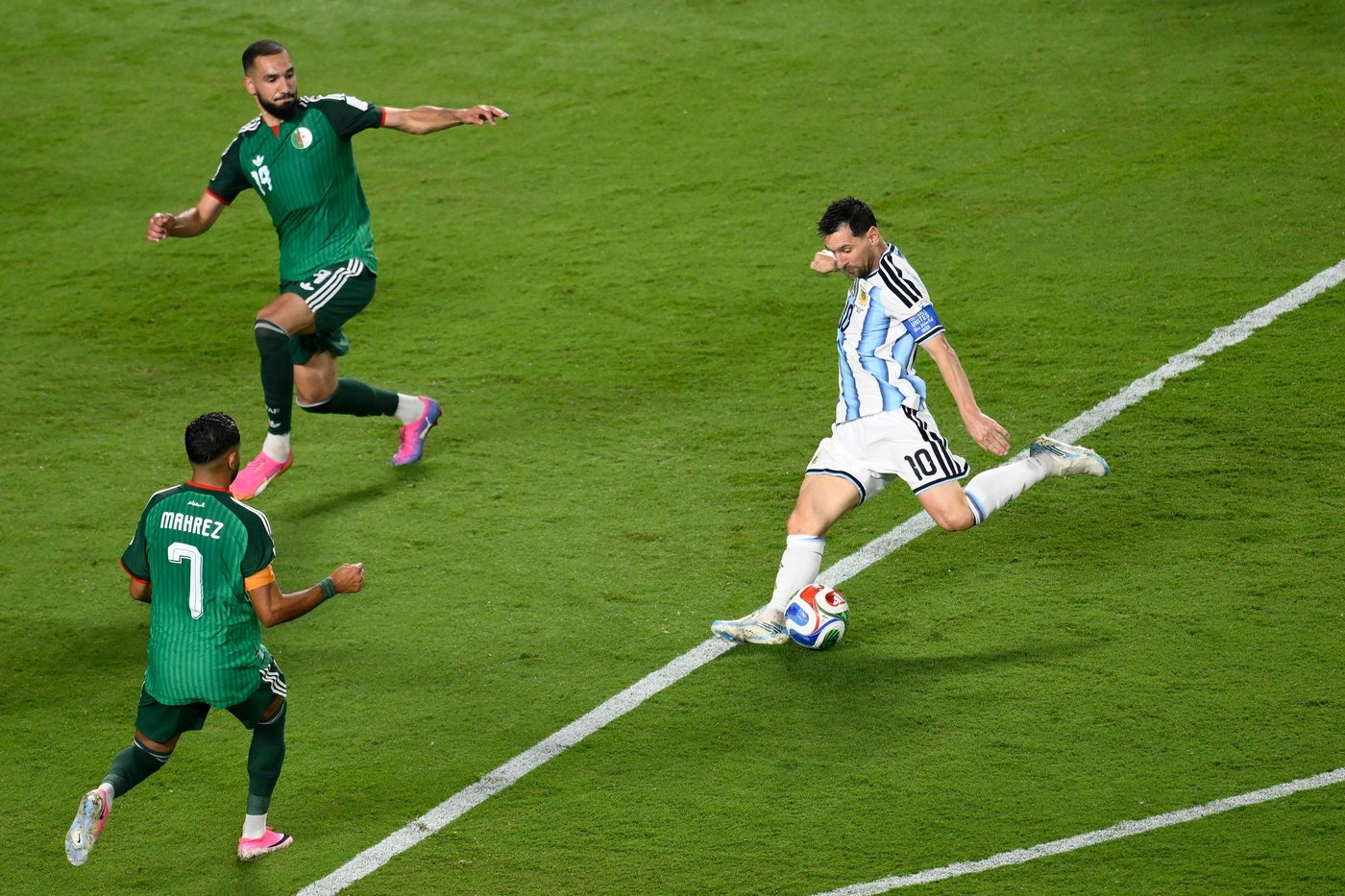 Messi has his first World Cup hat trick as defending champion Argentina beats Algeria 3-0 in opener | iNFOnews.ca