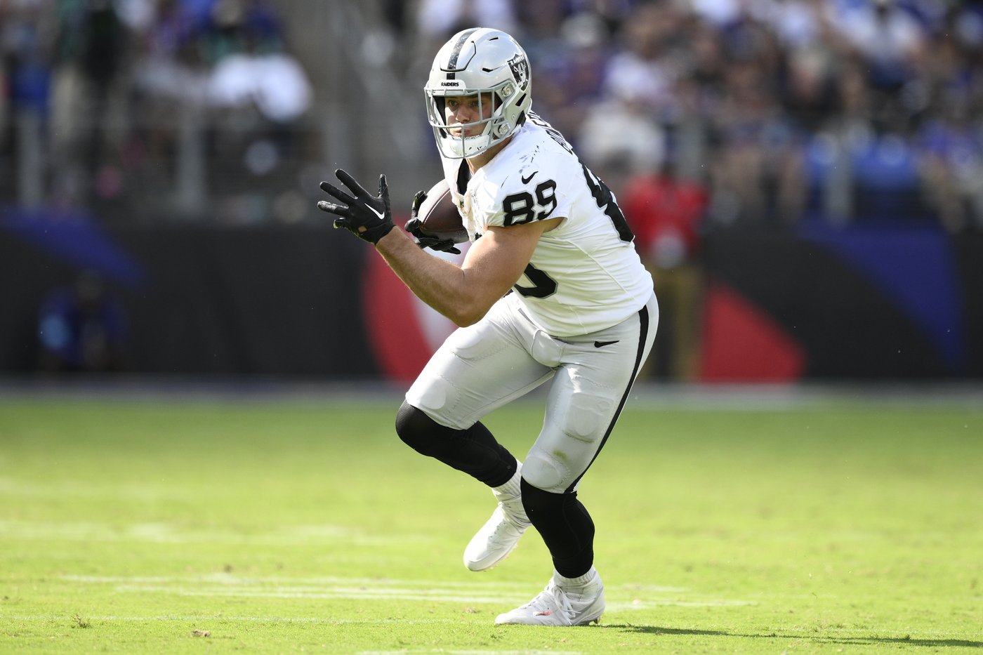 Quiet off the field, Raiders rookie TE Brock Bowers has made plenty of noise on it through 2 games | iNFOnews.ca Quiet off the field, Raiders rookie TE Brock Bowers has made plenty of noise on it through 2 games | iNFOnews.ca