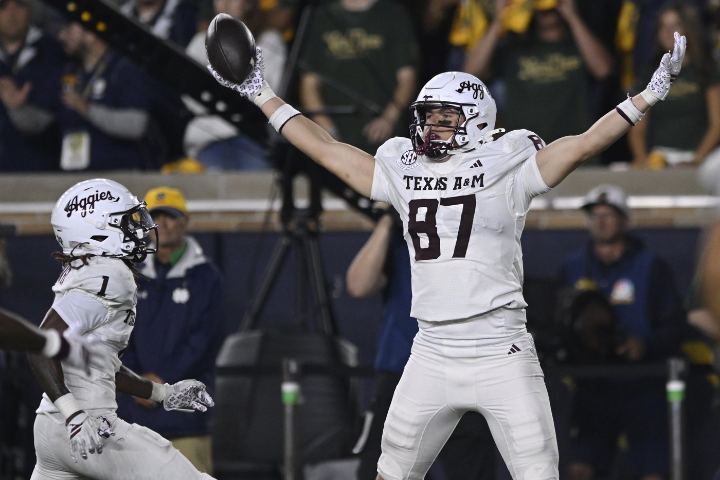 No. 16 Texas A&M beats No. 8 Notre Dame 41-40 on late TD strike | iNFOnews.ca No. 16 Texas A&M beats No. 8 Notre Dame 41-40 on late TD strike | iNFOnews.ca
