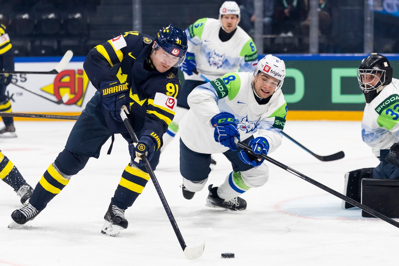 US beats Germany 4-3 in shootout at ice hockey worlds, Switzerland and Sweden win big | iNFOnews.ca