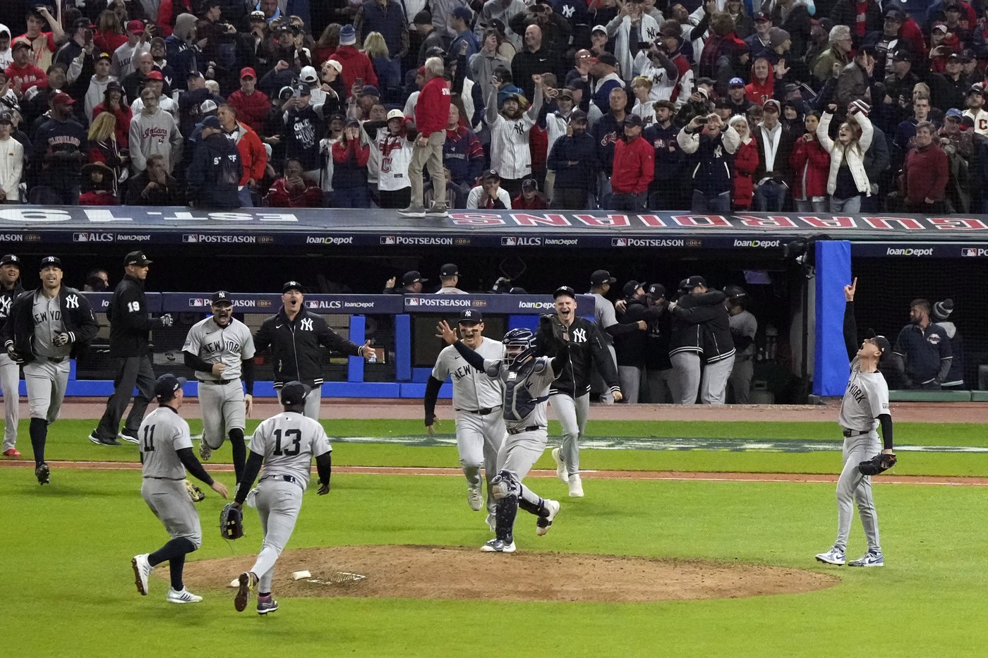 Juan Soto's 3-run homer in 10th sends Yankees past Guardians 5-2 and into World Series for 41st time | iNFOnews.ca