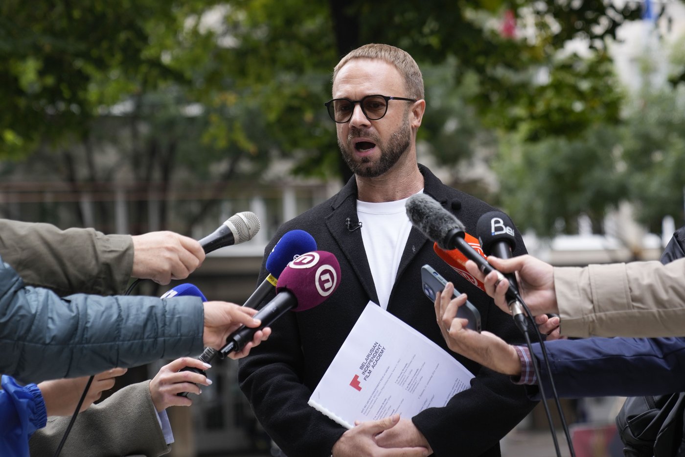 A dissident film director from Belarus is released after 1 year of detention in Serbia | iNFOnews.ca A dissident film director from Belarus is released after 1 year of detention in Serbia | iNFOnews.ca
