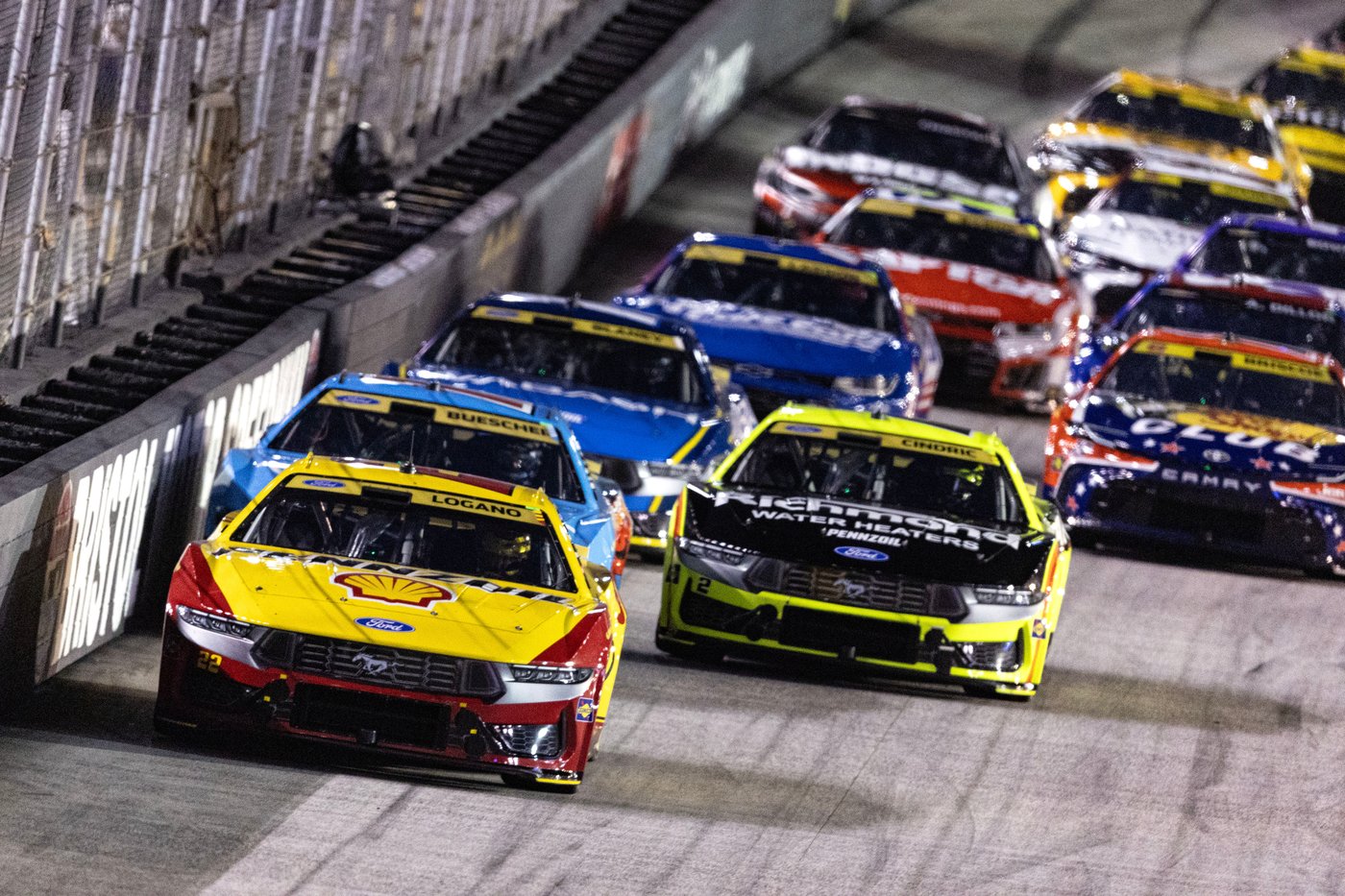 Joey Logano wins NASCAR race at Bristol as Carson Hocevar, Ryan Blaney fight afterward | iNFOnews.ca Joey Logano wins NASCAR race at Bristol as Carson Hocevar, Ryan Blaney fight afterward | iNFOnews.ca