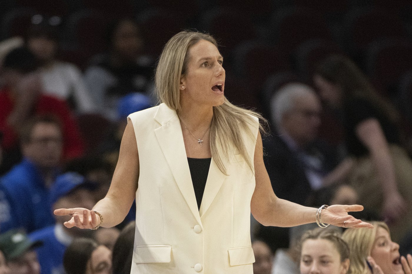 Arizona hires Buffalo's Becky Burke as women's basketball coach | iNFOnews.ca