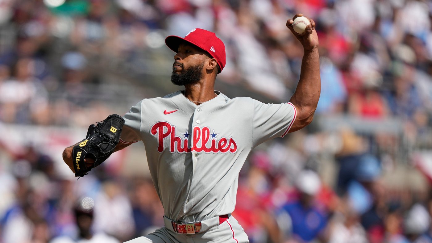 Harper atones for outfield gaffe, Bohm homers in 10th as Phillies beat Braves 4-3 to force Game 3 | iNFOnews.ca