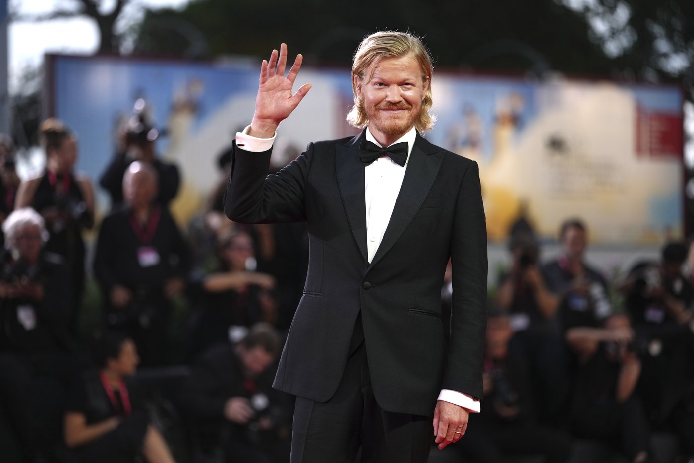 For Yorgos Lanthimos, new Emma Stone film ‘Bugonia’ isn’t a dystopia. It’s real | iNFOnews.ca