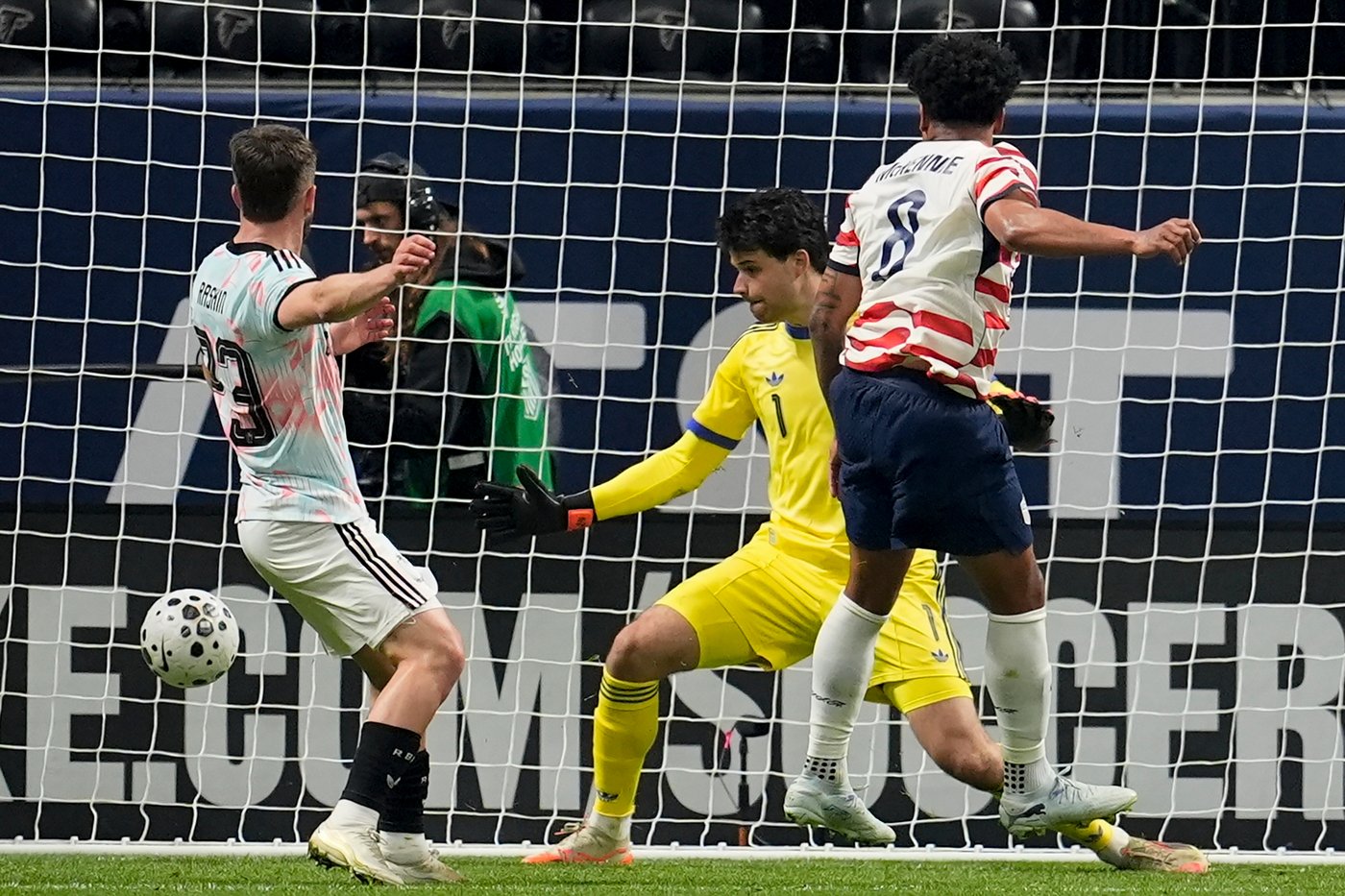 Belgium blows out United States 5-2 in World Cup warmup that exposes American defenders | iNFOnews.ca Belgium blows out United States 5-2 in World Cup warmup that exposes American defenders | iNFOnews.ca