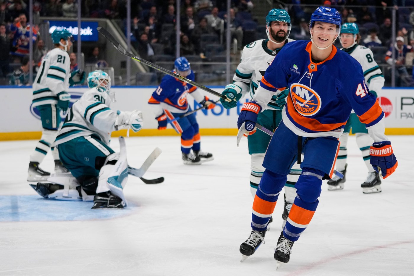 Islanders beat Sharks 4-3 for third straight win | iNFOnews.ca