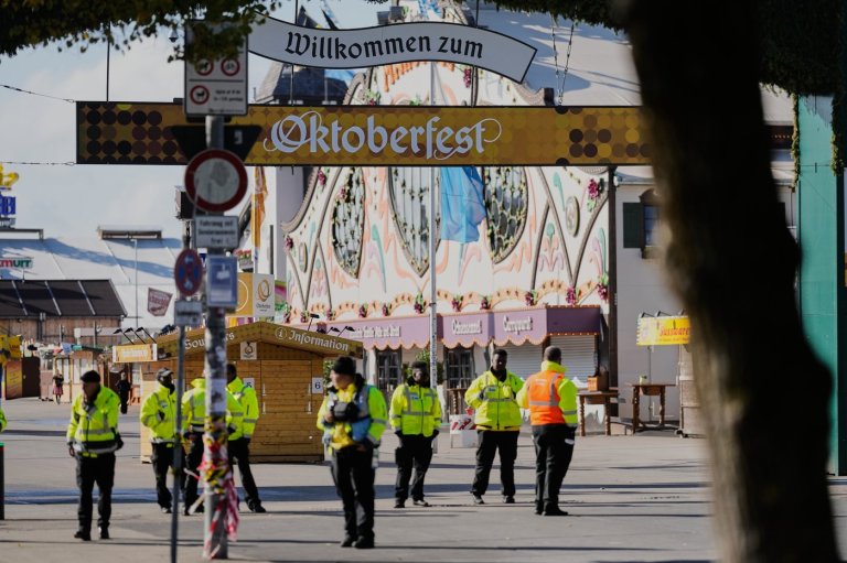 Munich Oktoberfest fairgrounds closed after bomb threat and deadly explosion | iNFOnews.ca
