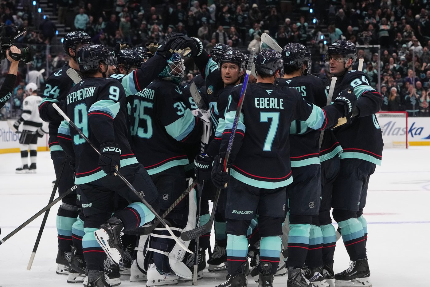 Vince Dunn scores in OT as Kraken beat Kings, end five-game skid | iNFOnews.ca