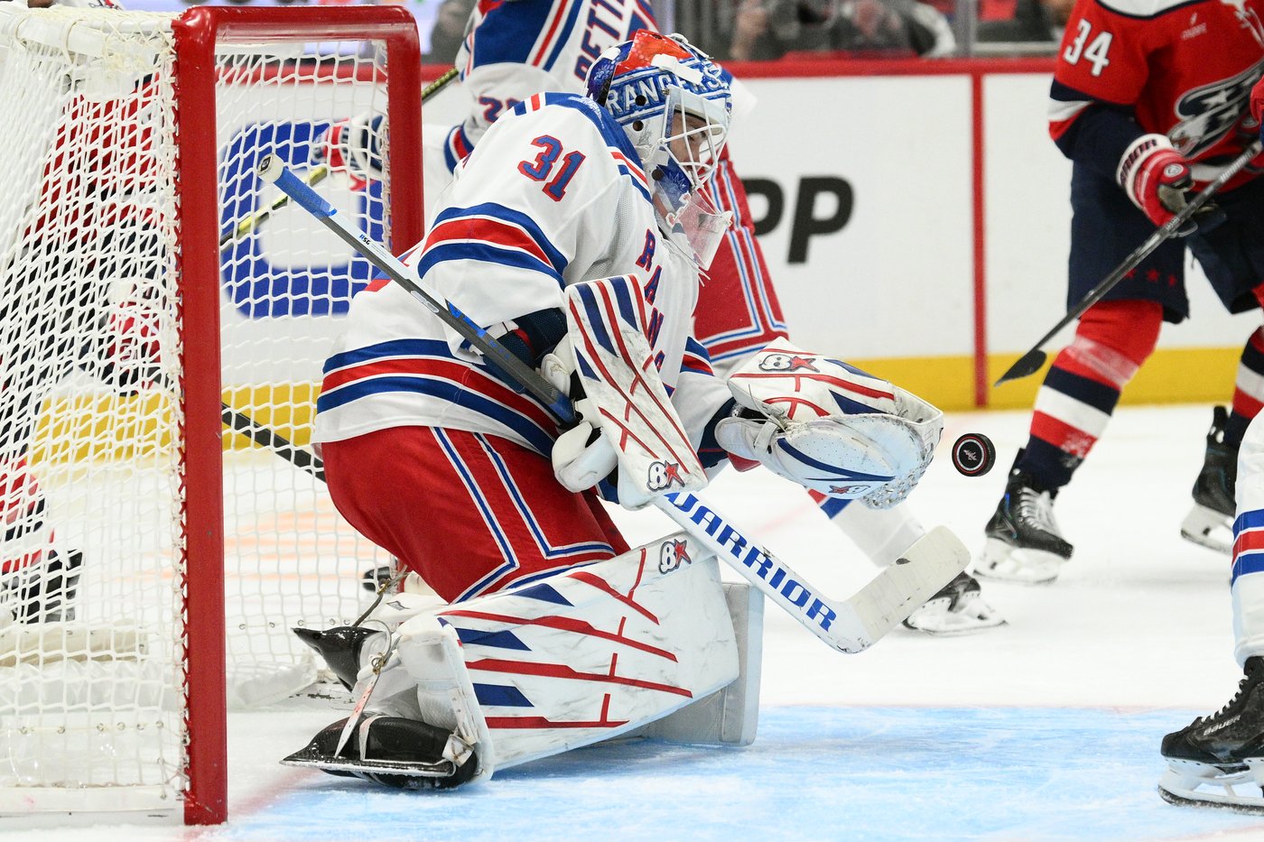 Rangers goalie Igor Shesterkin helped off ice with leg injury after awkward fall against Capitals | iNFOnews.ca
