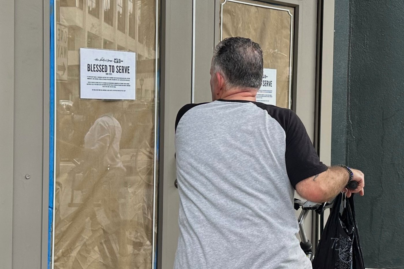 Paula Deen has abruptly closed the Savannah restaurant that launched her to Food Network fame | iNFOnews.ca
