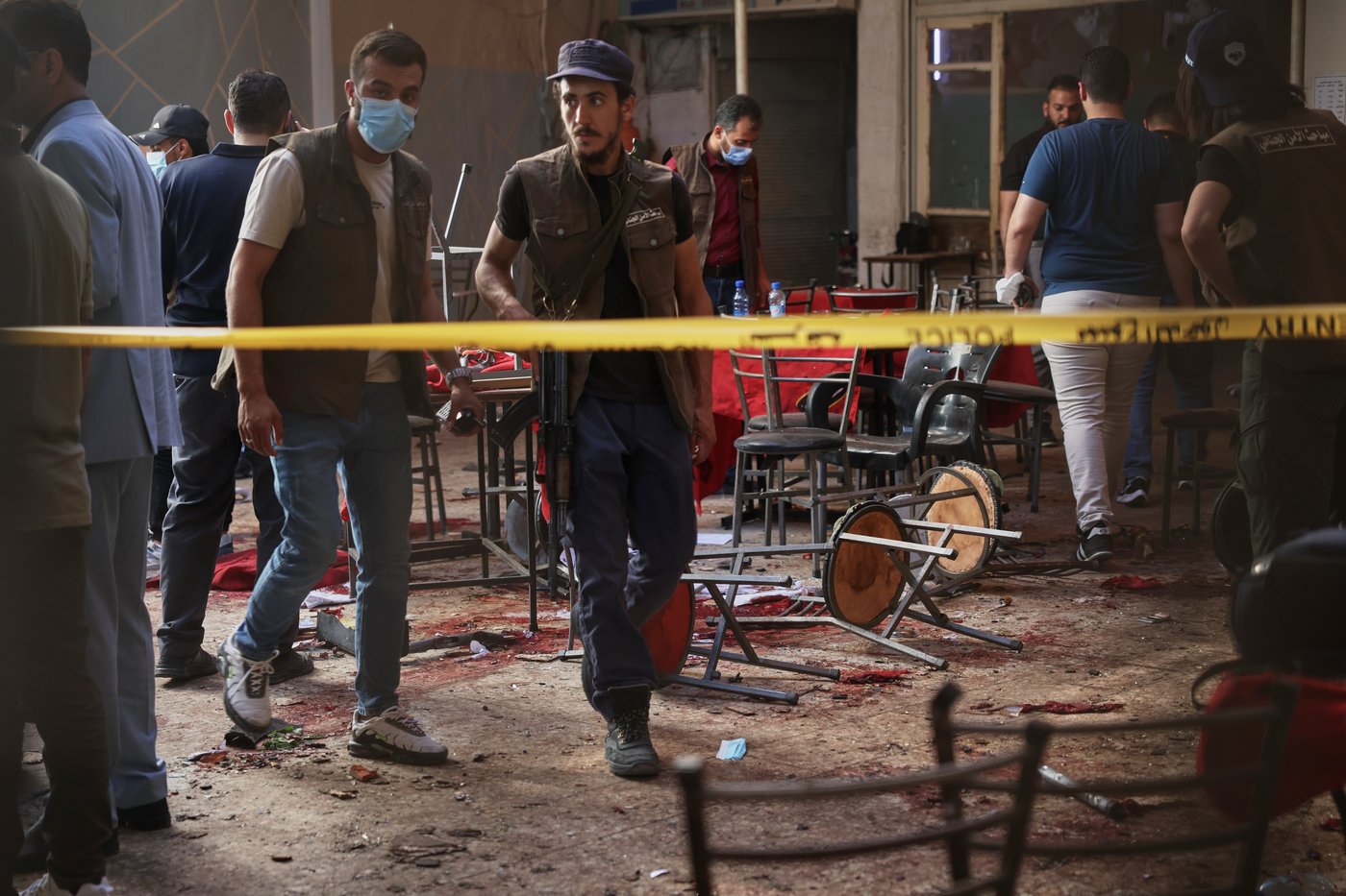 Explosive device goes off in a Damascus cafe, killing at least 6 people | iNFOnews.ca Explosive device goes off in a Damascus cafe, killing at least 6 people | iNFOnews.ca