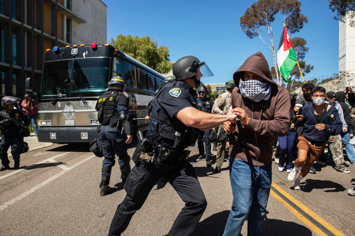 California colleges reveal their military weapons stockade after CalMatters investigation | iNFOnews.ca California colleges reveal their military weapons stockade after CalMatters investigation | iNFOnews.ca