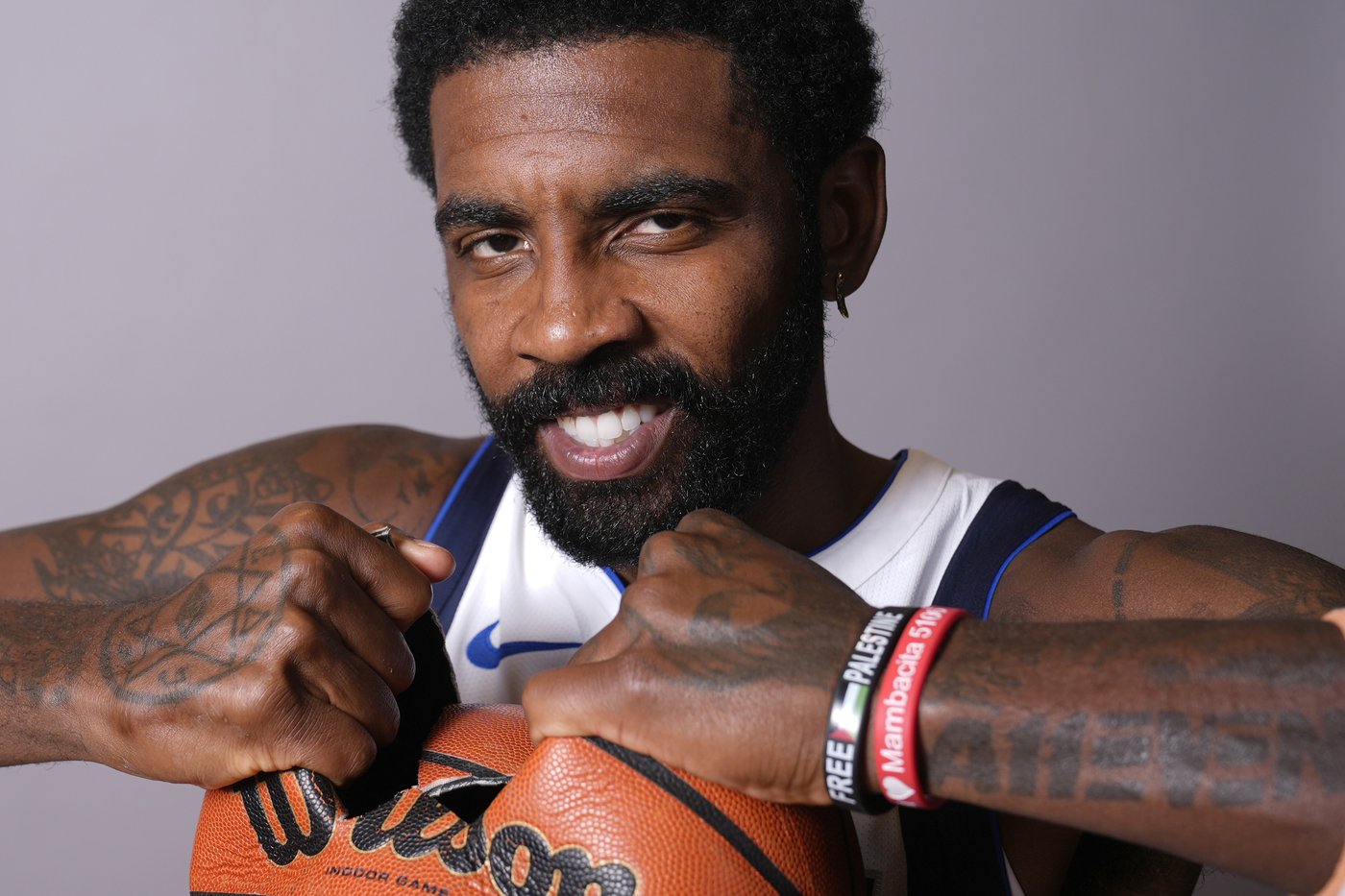 Luka Doncic and Kyrie Irving are talking Mavs title with Klay Thompson on board | iNFOnews.ca