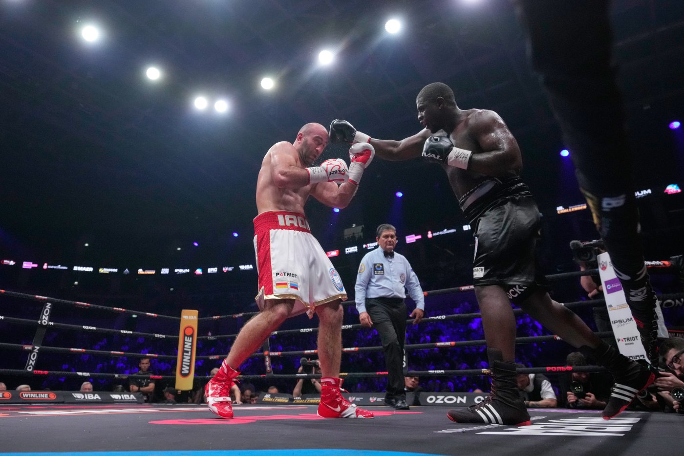 Gassiev marks first WBA heavyweight title defense by stopping Kadiru in round 6 | iNFOnews.ca Gassiev marks first WBA heavyweight title defense by stopping Kadiru in round 6 | iNFOnews.ca