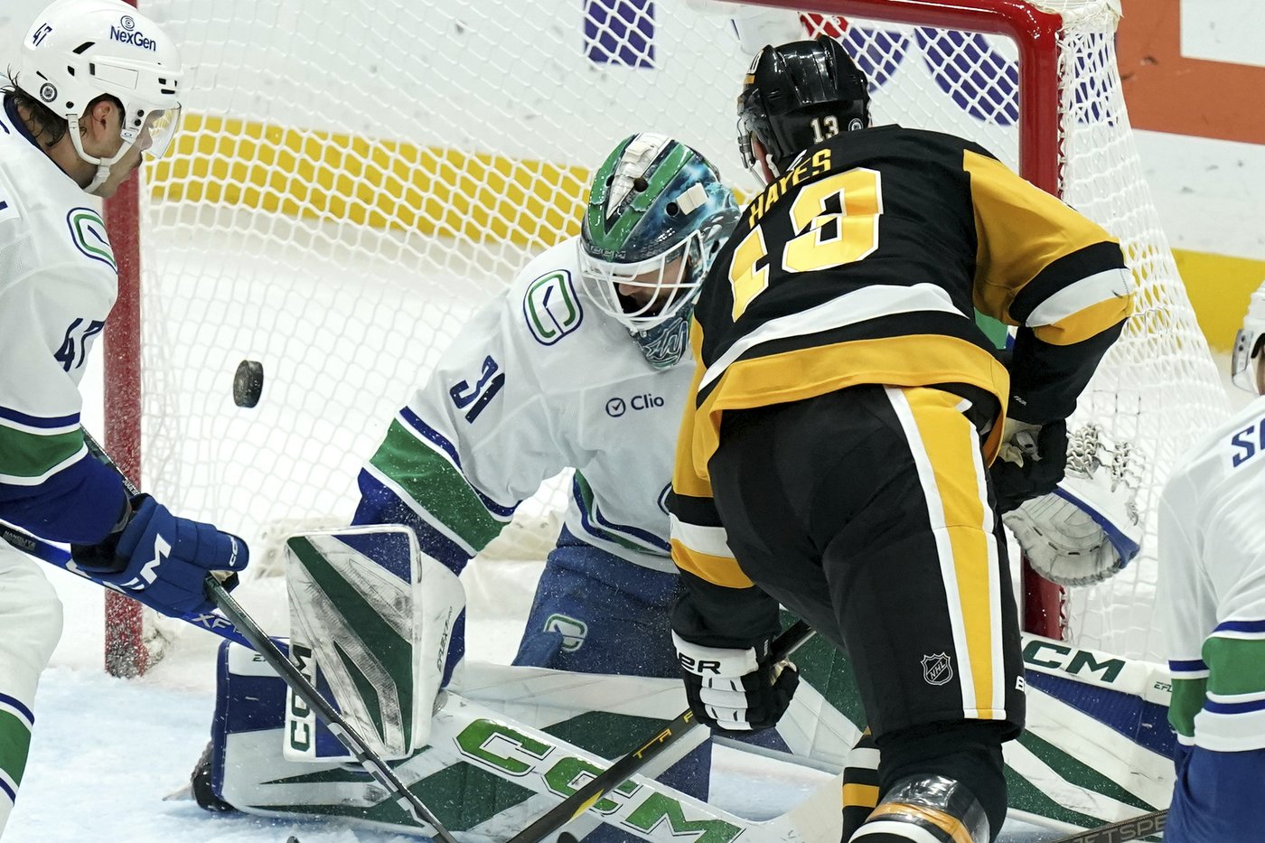Rust helps Penguins beat Canucks 5-4 to snap three-game skid | iNFOnews.ca Rust helps Penguins beat Canucks 5-4 to snap three-game skid | iNFOnews.ca