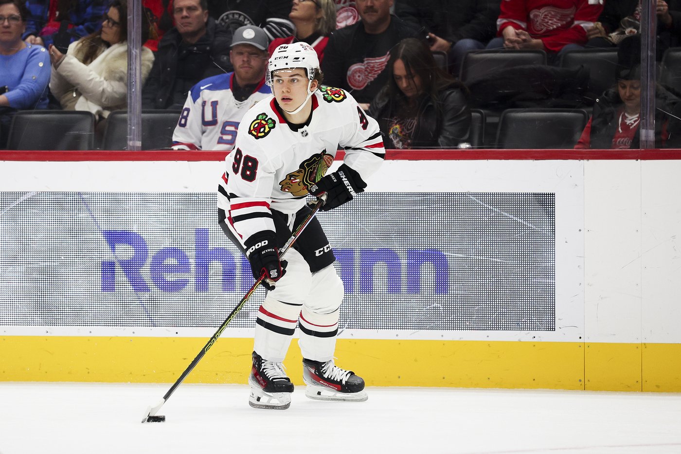 Red Wings hold off Blackhawks 5-3 for 6th straight victory | iNFOnews.ca