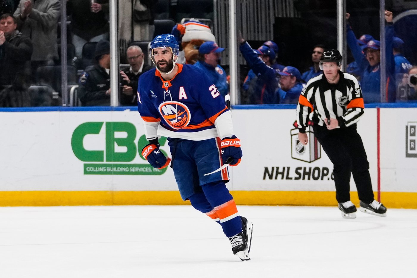 Islanders forward Kyle Palmieri out six-to-eight months with knee injury | iNFOnews.ca