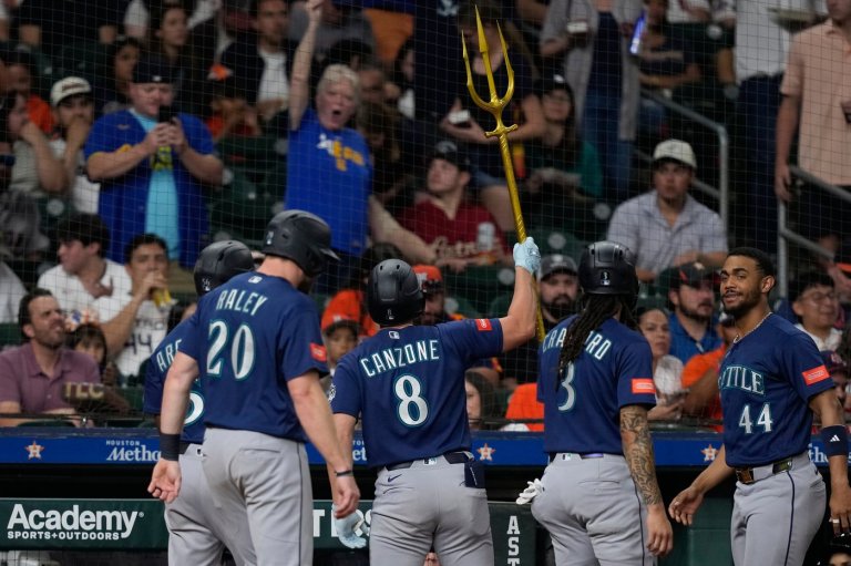 Canzone’s first career grand slam sparks Mariners’ 10-2 rout of the Astros | iNFOnews.ca
