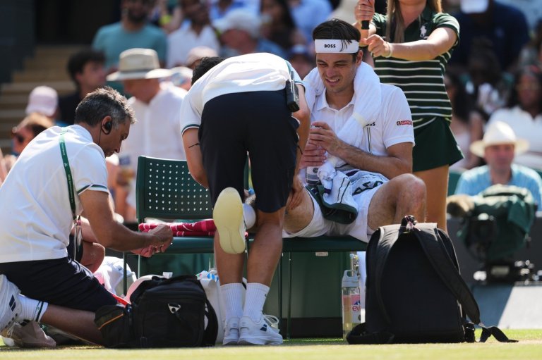 Taylor Fritz loses to Alexander Zverev in Wimbledon quarterfinals after knee tendonitis flares up | iNFOnews.ca