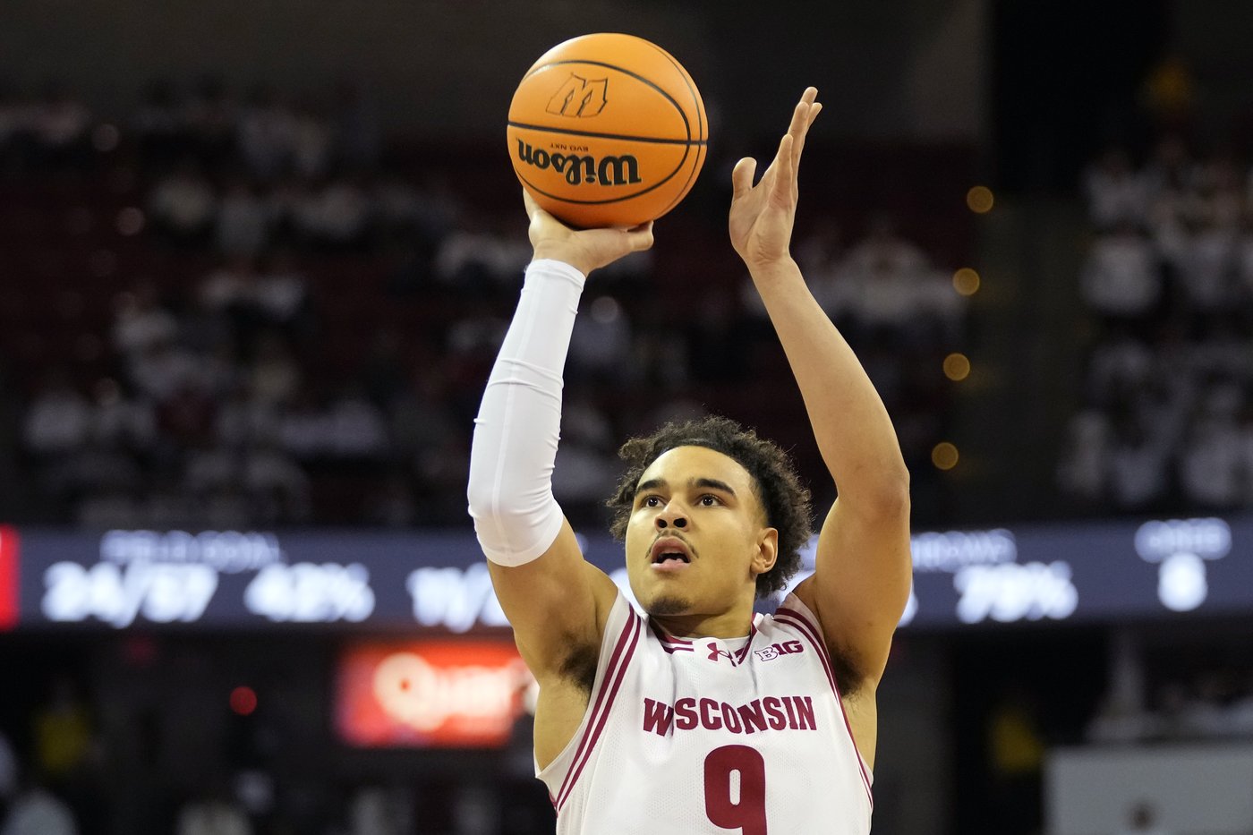 No. 21 Wisconsin breezes past Indiana 76-64 to beat Hoosiers in Madison for 21st straight time | iNFOnews.ca