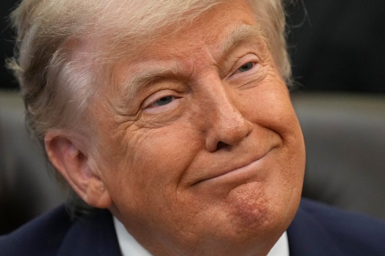 Trump heads to a competitive New York district to sell his tax law as voters sour on the economy | iNFOnews.ca