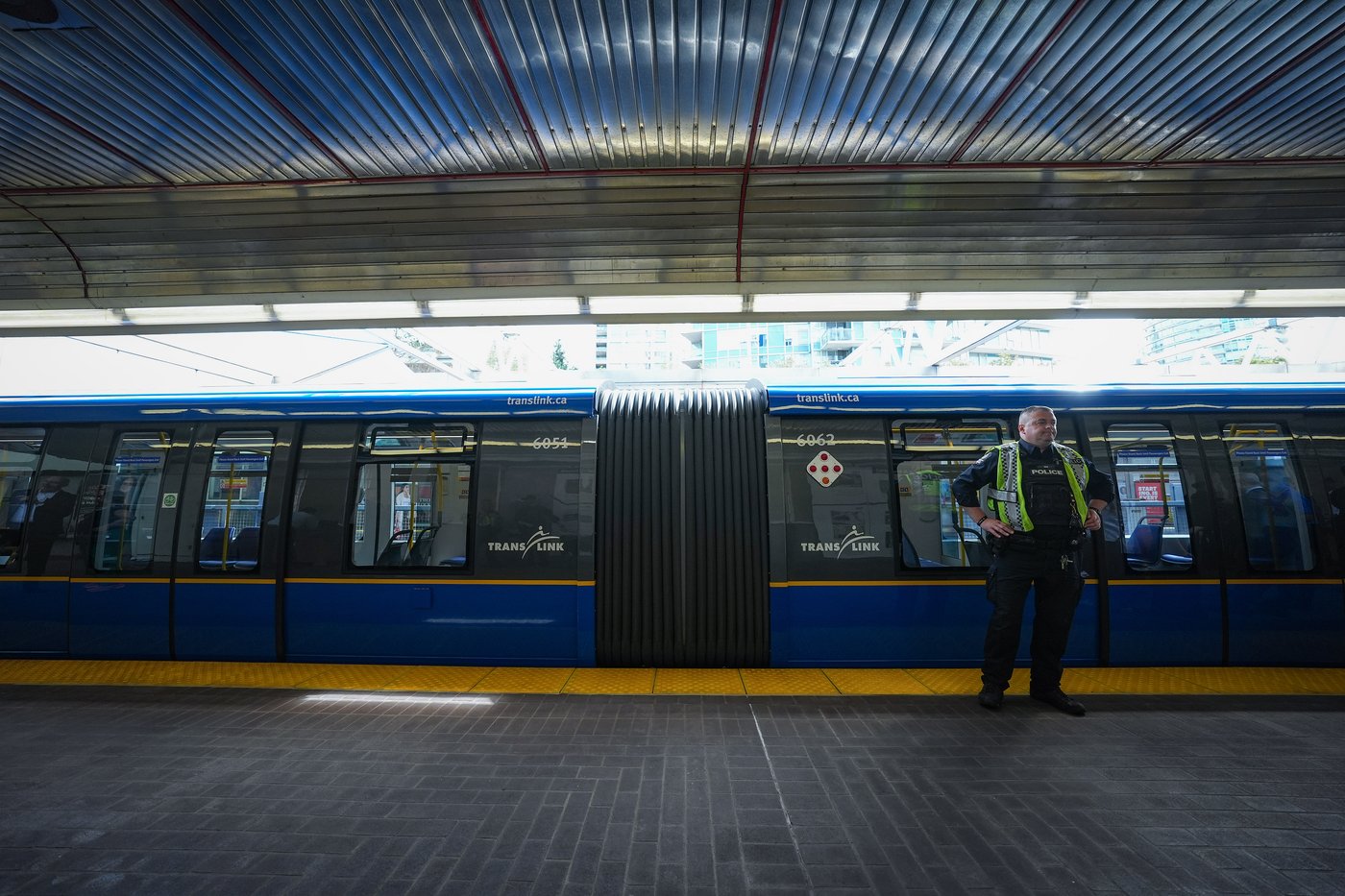 Man with a loaded handgun arrested at SkyTrain station in Surrey, B.C. | iNFOnews.ca